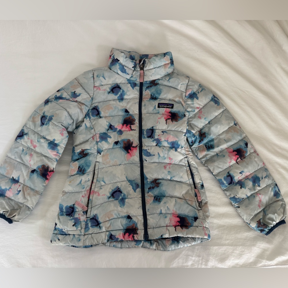 Girls Patagonia Light Blue Floral Puffer Jacket, Pink & Navy Accents size 7/8